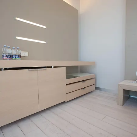 Western Net Tower Szálloda 4*