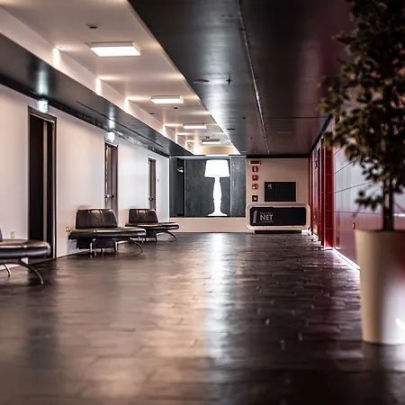 Western Net Tower Szálloda 4*