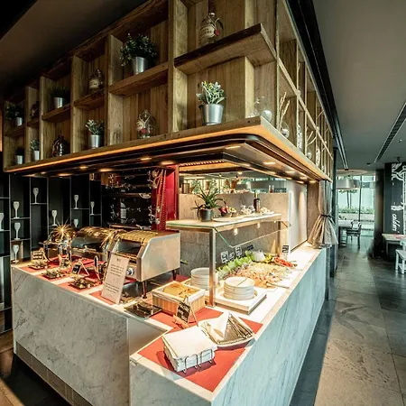 Western Net Tower 4* Padua