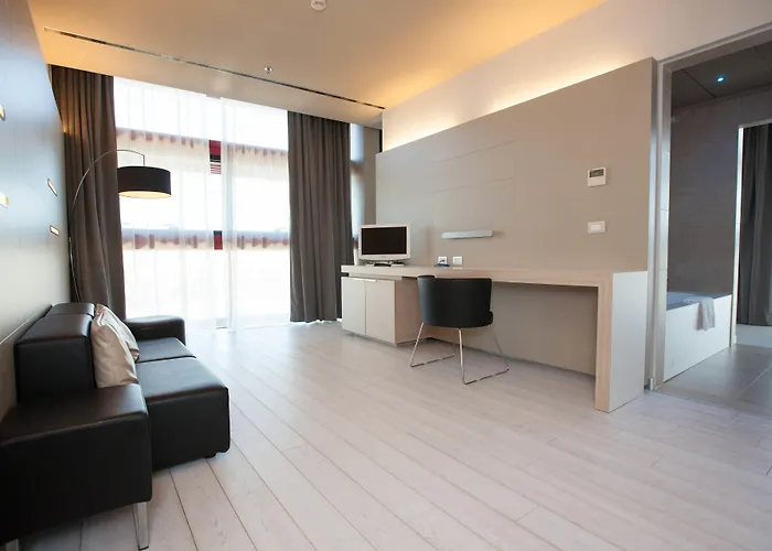 Western Net Tower Hotel 4*